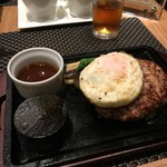 56358983 - ハンバーグランチ 980円 ＋目玉焼き 100円