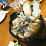 やきとん えん家 - 鰯とレンコンのアヒージョ