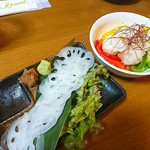 やきとん えん家 - レンコンのお刺身とピクルス