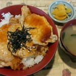 Shima - 焼肉丼 880円