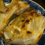 う越貞 - 甘鯛のカマ部分塩焼き