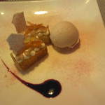 パステリア ヒロ - ２０１６年９月のドルチェ
      トルタデフェコラモンブラン風巨峰のジェラート添え