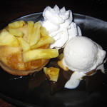 Hula Grill Waikiki - 2016年のパイナップル･アップサイドダウン･ケーキ＄8.00