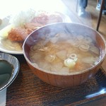 福島屋 - 野菜たっぷりけんちん風（？）味噌汁です！