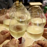波へい - 白ワインで乾杯〜♪