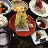 稚加榮 本店 - 限定500食の昼定食