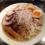 天虎 - みそらぁめん  ちゃーしゅう4枚。優しい味。