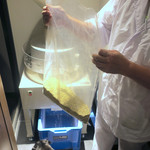 恵比寿 箸庵 - 一日に挽かれる蕎麦の実の分量