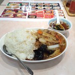 点心 你好 - 中華丼大盛り全景。