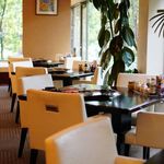 凱旋門 - オシャレな店内