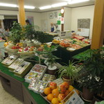 越中屋 - 繩手通りの果物屋さんです。