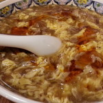 中国ラーメン揚州商人 - スーラータンメン通常910円からこの日までグルメ会員200円引きの710円を細麺で