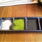 串揚げとワイン はち - 串揚げには5種ソース