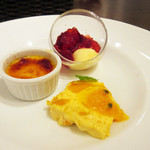 レストラン 鎌倉 - 5】デザート:クレームブリュレ マンゴーぷりん プラムゼリー