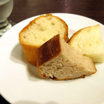 レストラン 鎌倉 - パンは3種類(ランチコース)