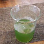 ヌクモリ - リンゴと小松菜のジュース