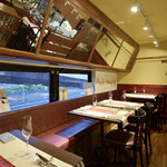 Brasserie Gyoran - 二階席14名までカーテンで仕切れる