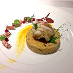 Gaucher - Menu30（3,000円）のEntree-1（冷製）：タブーレと真いかのタルタル。前菜のテッパン。非常にさっぱりで、パンもスパークリングワインも進みます。