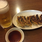 温州菜館 - 焼きギョウザ500円&生ビール500円