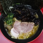 横濱家系ラーメン 勝鬨家 - ラーメン並＋のり・きくらげ増し