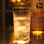 Ne Plus Ultra - White Horse Fine Old Scotch Whisky のハイボール