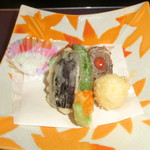 坂本屋　瑠璃亭 - さんまの鳴門揚げ、海老アボカド巻
      季節の天ぷら