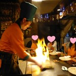 シャカ - お皿を焼いている、ファイヤー