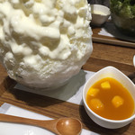 風花家 - マンゴーミルク。
      中には、アイスクリーム。これが、また、秀逸！