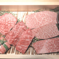 肉亭ふたご iki 新宿店 - 肉匣　いぶき
                厚切り上タン、ハラミ、ミスジ、ザブトン、ゲタ