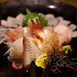 Maru - お造り盛り合わせ（３５００円）