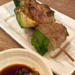 ぐるり - 「アボカドの豚巻き」(300円)。