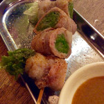 ぐるり - 「レタスの豚巻き」(320円)。