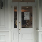 シャンドワゾー - 洗練された店頭