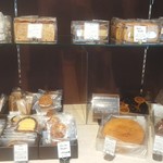 シャンドワゾー - 焼菓子棚