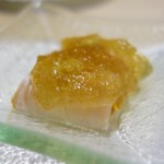 鮨処 有馬 - ［2016/09］酒肴④ ひらめのばふんうに巻き 鰹出汁のジュレ