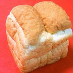 パン工房るばーと - 食パン１斤￥２２０　スライスはしない