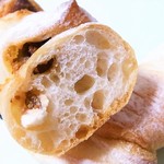 パン工房るばーと - クリームチーズ＆胡桃？￥２００（税込）