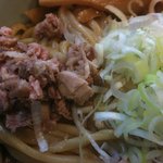 兎に角 - 油そば　ほぐしチャーシューアップ