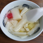 李園 - 肉野菜炒め定食 ¥990 に付く杏仁豆腐