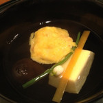 和やまむら - 椀物は卵豆腐、しんじょう、しいたけの入ったお吸い物