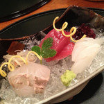 和やまむら - 刺身は天然ヒラメ、本マグロ、アオリイカ