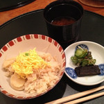 和やまむら - タケノコの炊き込みご飯に香り物、味噌汁
