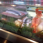 市原江戸銀 - カウンター前のショーケース右側
      