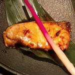 酒肴旬漁　狸穴 - 鰤照焼き