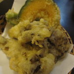 そば 法師人 - 舞茸。かぼちゃ、ししとうの天ぷら