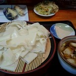 めんいち - 肉汁ひもかわうどん＋天ぷら