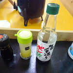 土佐角弘海産 - ⑥好みの調味料を。左から醤油・柚子・ポン酢