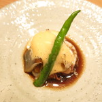 來経 - 和牛リブロースのたまり醤油煮　黒トリュフと黒アワビ茸　万願寺唐辛子　エスプーマ掛け