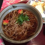 吉見家 - 丼に泳ぐ蕎麦