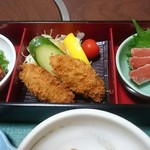 うなぎ料理 次良金 - サンマの竜田揚げ、広島産牡蠣フライ、炙りサーモンの刺身